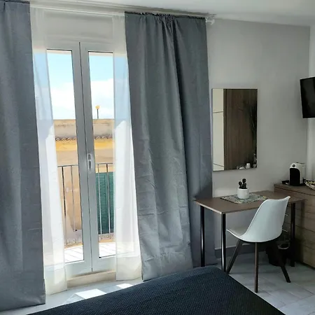 Al Teatro Antico Rooms&house *