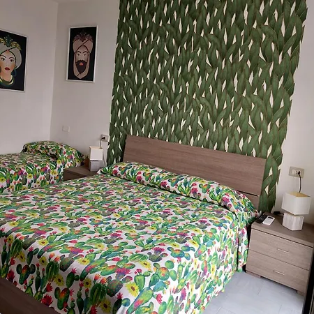 Appartamento Al Teatro Antico Rooms&house